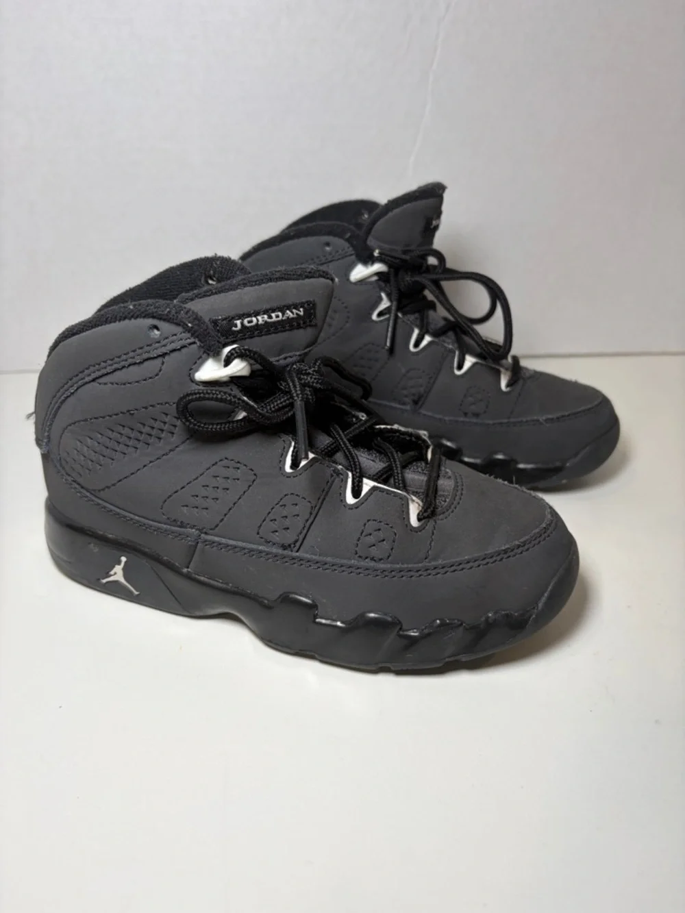 Nike Air Jordan 9 Retro sneakers in an Anthracite colorway toddler size 11